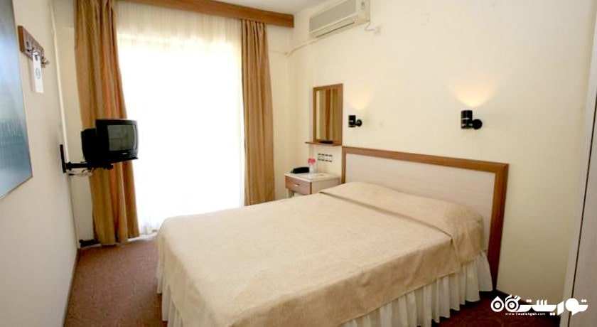 تخت بزرگ اتاق استاندارد